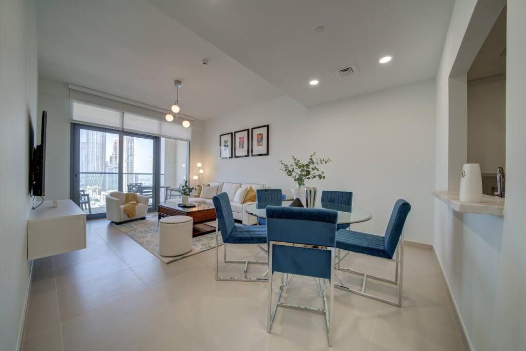 Appartamento Burj Khalifa View - 2Br And Maid - Downtown Dubai Esterno foto