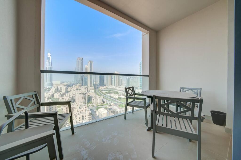 Appartamento Burj Khalifa View - 2Br And Maid - Downtown Dubai Esterno foto
