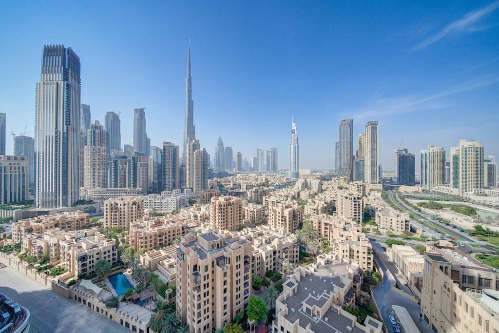 Appartamento Burj Khalifa View - 2Br And Maid - Downtown Dubai Esterno foto