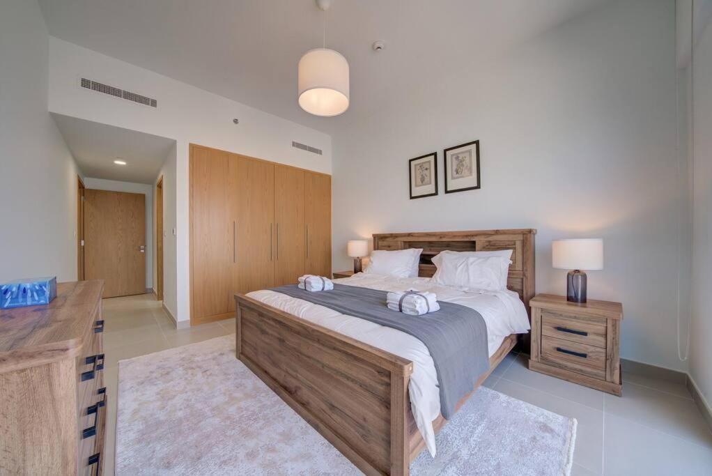 Appartamento Burj Khalifa View - 2Br And Maid - Downtown Dubai Esterno foto