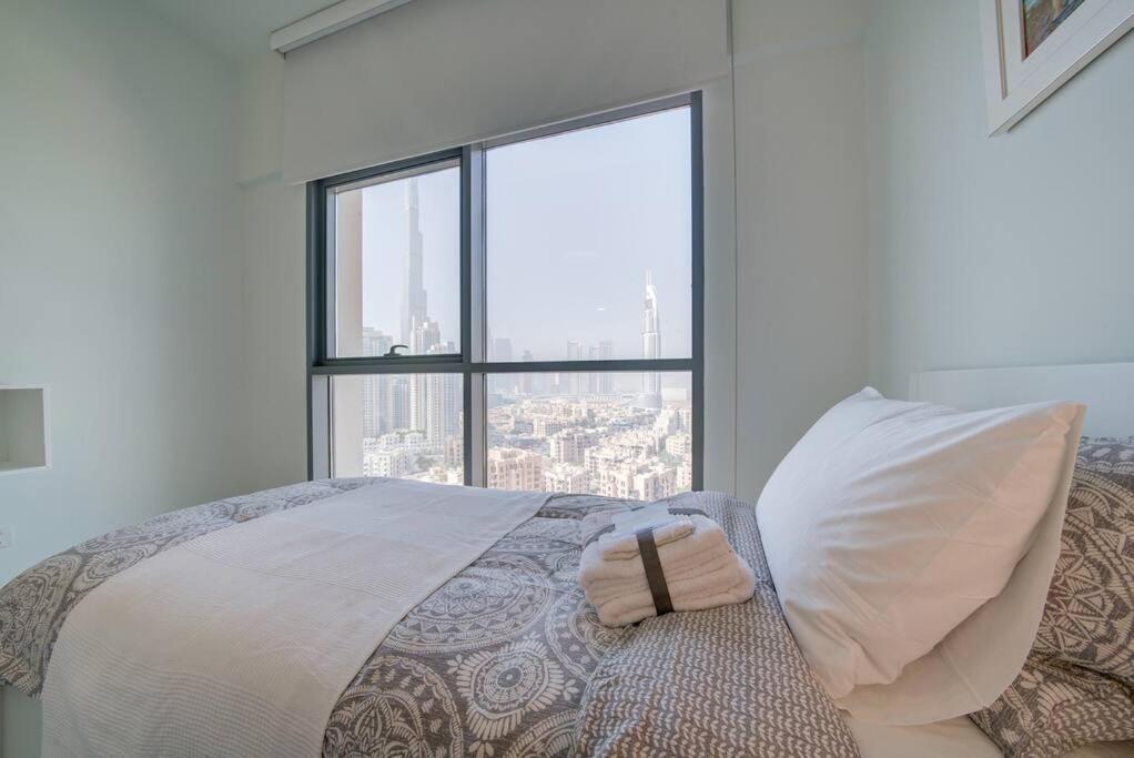 Appartamento Burj Khalifa View - 2Br And Maid - Downtown Dubai Esterno foto